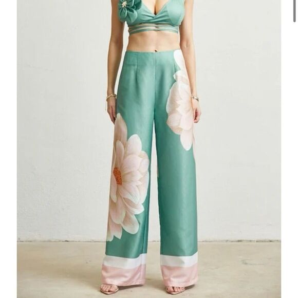 NWT Uptown Gal Floral Wide leg Pants Size medium - Picture 1 of 7